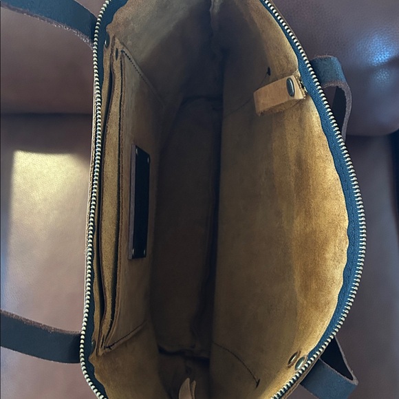 Portland Leather Goods Medium Zip Top Tote | Exterior Pocket | Tan Leather EUC - Picture 6 of 7